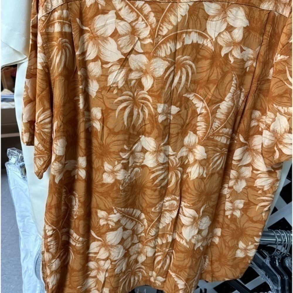 Men’s Panama jack shirt.